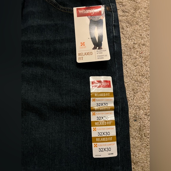 Men’s Wrangler Relaxed Fit Flex Jeans in Blackened Indigo - size 32/30 - Picture 2 of 8